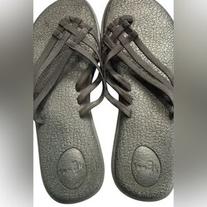 Sanuk Women's Textured Gray Sandals